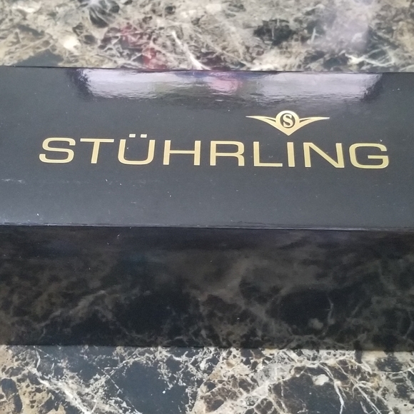 STUHRLING LADIES WATCH - Picture 3 of 8